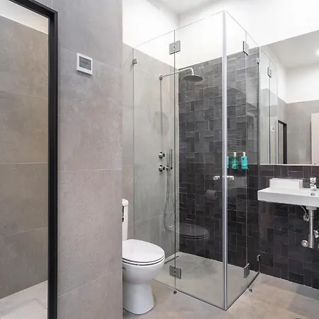 Luxury Old Town Oasis For Family And Friends Porto