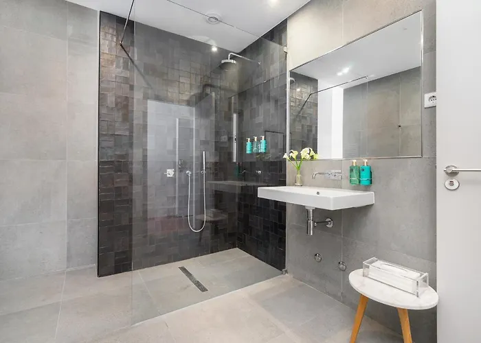 Luxury Old Town Oasis For Family And Friends Βίλα